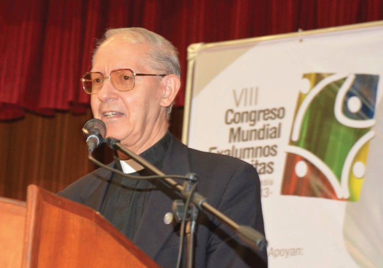 Discurso del Padre General a los Antiguos Alumnos en Medellín