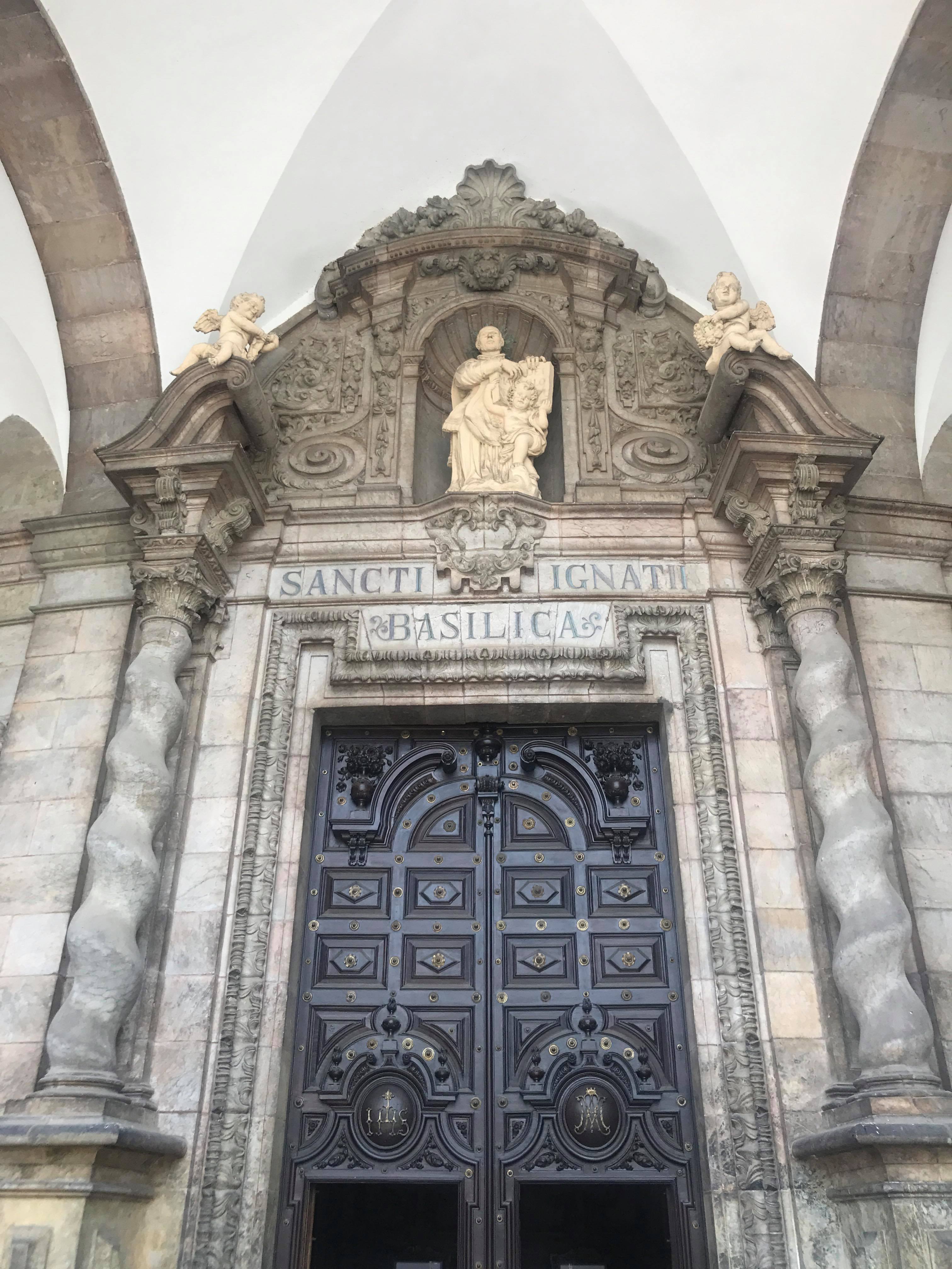 Statue extérieur basilique